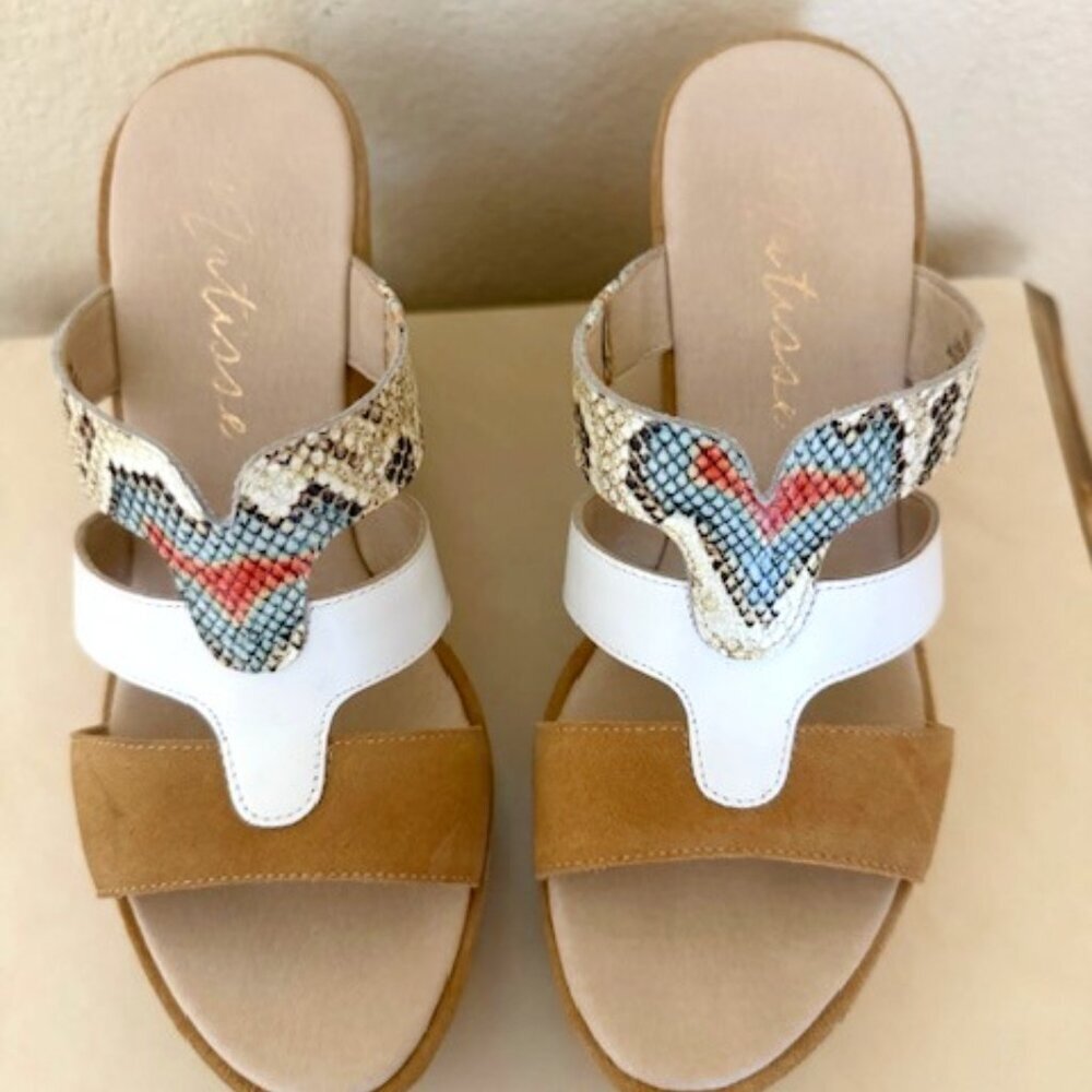 MATISSE GILLIAN SUEDE WEDGE